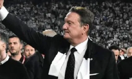 Beşiktaş Başkanı Hasan Arat resmen istifa etti