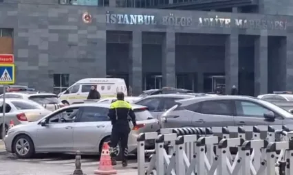 Savcı eski eşi hakimi duruşmada vurdu