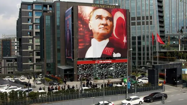 CHP İstanbul İl Başkanlığı Binası'na saldırı iddiasına ilişkin 4 şüpheli adliyeye sevk edildi