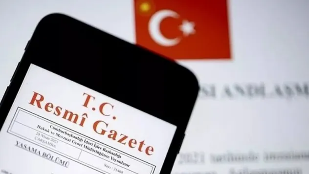 Emeklilere ödenen bayram ikramiyesini 3 bin TL'ye çıkaran yasa Resmi Gazete'de yayımlanarak yürürlüğe girdi