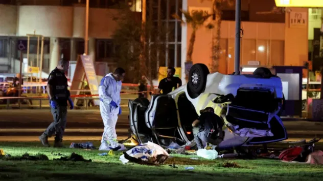 İsrail'de bir araç kalabalığın arasına daldı: 1 turist öldü, 6 kişi yaralandı