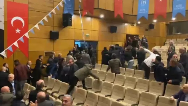 İyi Parti'nin Rize Merkez İlçe Kongresi'nde kavga çıktı