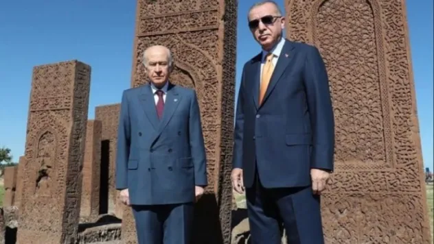 Lavrov'un Kızıl Elma'dan Haberi Yok