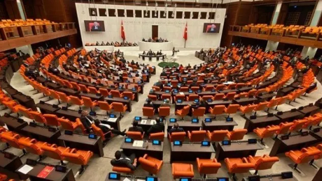 Meclis'te salgın paniği 80 kişi hastanelik oldu