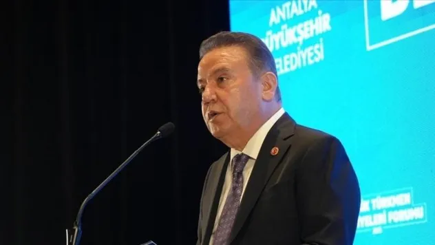 Muhittin Böcek hastaneye kaldırıldı