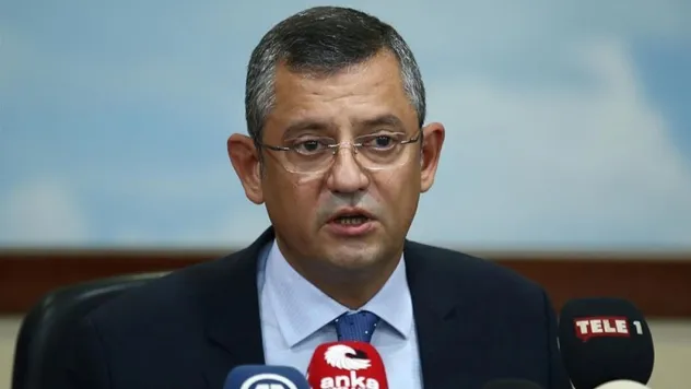 Özgür Özel: Bütün partilerdeki 40 yaş üstü siyasetçiler gitsin