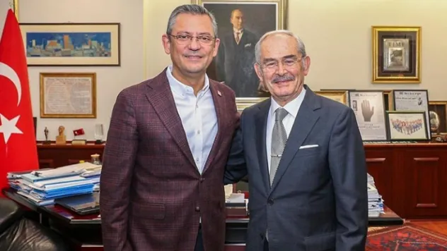 Özgür Özel'den Yılmaz Büyükerşen'e teşekkür