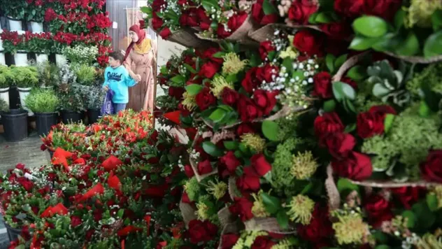 Sevgililer Günü, fiyatları uçurdu