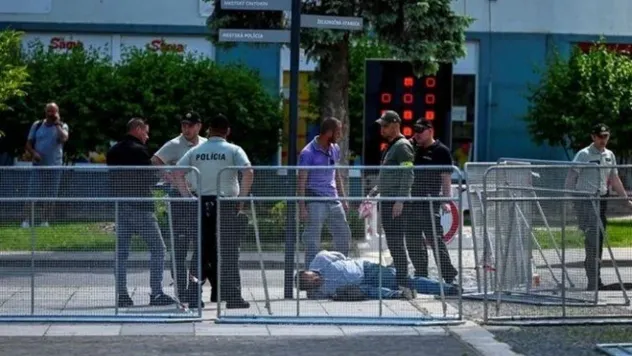 Slovakya Başbakanı Fico'ya silahlı saldırı