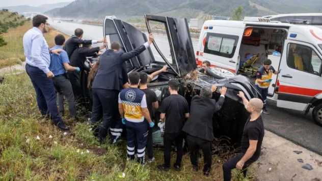 TBMM Başkanı Şentop'un koruma ekibi kaza yaptı