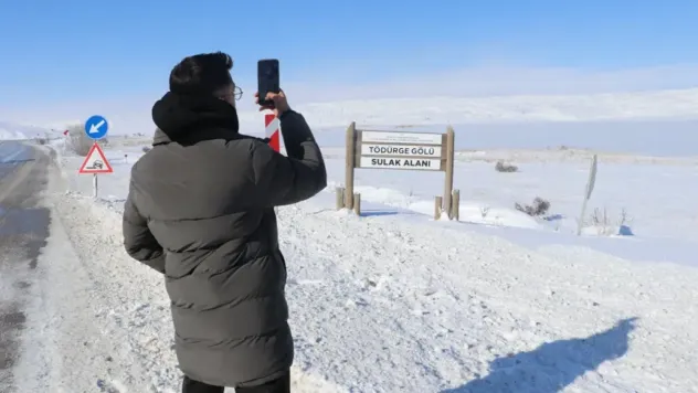 Tödürge Gölü tamamen dondu