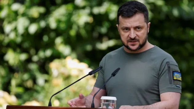 Zelenski kritik isimleri kovdu