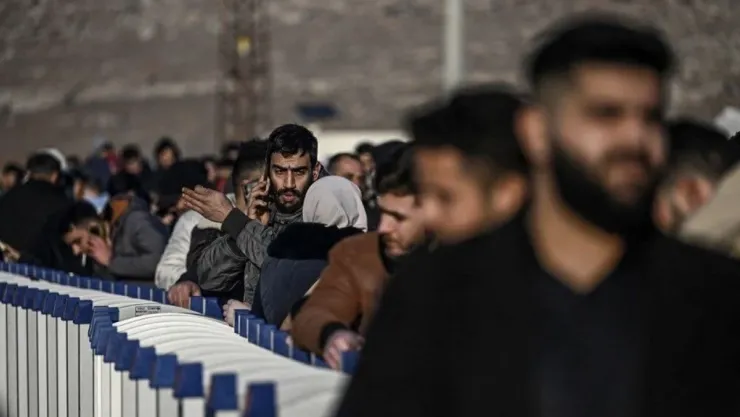 2 ülke Suriyelilerin iltica başvurularını dondurdu