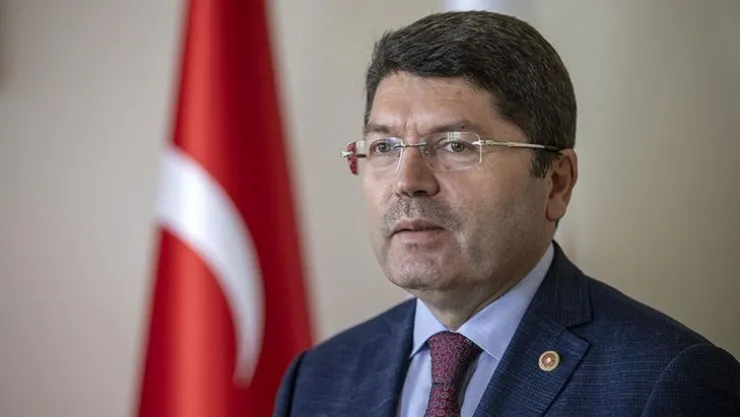 Adalet Bakanı'ndan Covid-19 iznindeki hükümlülere yönelik düzenlemeye ilişkin paylaşım