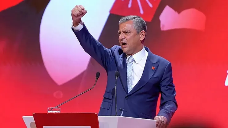 Akademisyenler ve gazetecilerden CHP'ye destek geldi