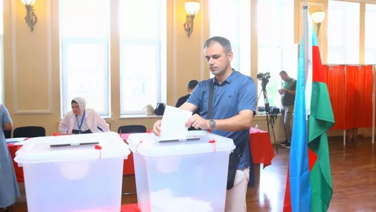 Azerbaycan sandık başında