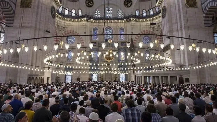 Bayram namazı saat kaçta kılınacak? İşte tüm illerin bayram namazı saatleri