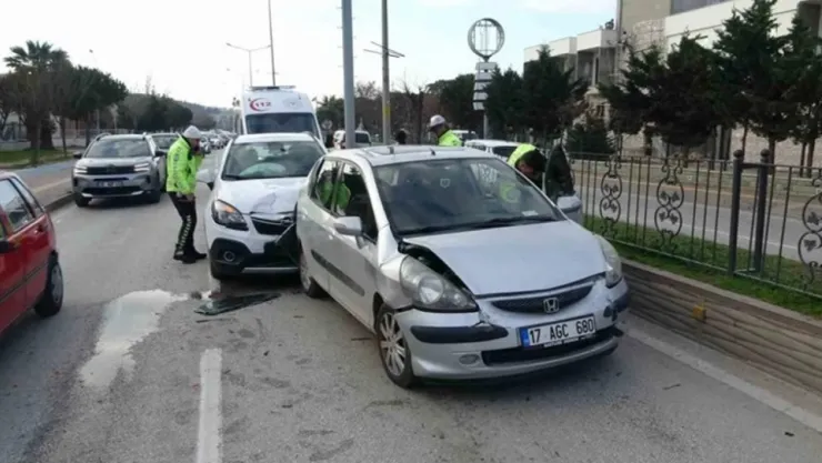 Çanakkale Belediye Başkanı trafik kazası geçirdi