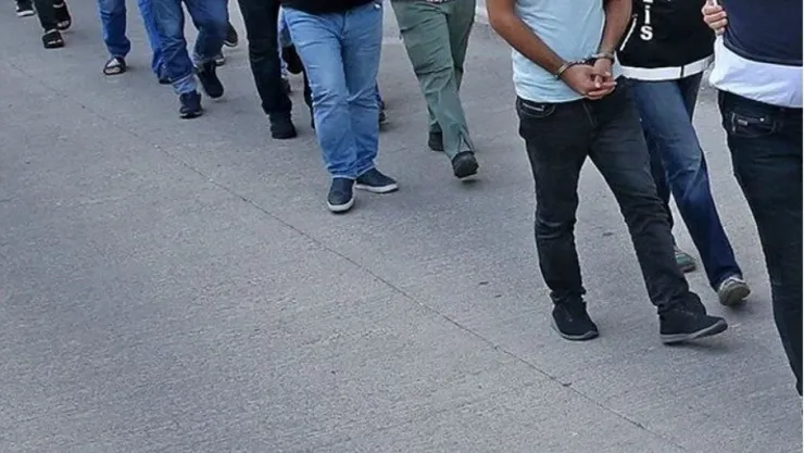 FETÖ'ye 30 şehirde operasyon: 64 şüpheli tutuklandı