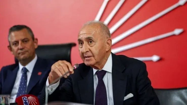 Hikmet Çetin hastaneye kaldırıldı