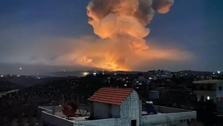 İsrail Suriye'nin askeri tesislerini bombaladı
