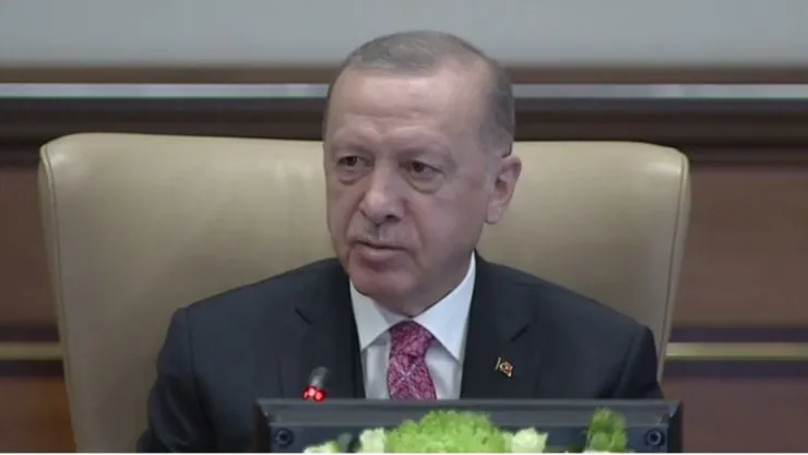 Kapalı mekanda maske zorunluluğu kalktı