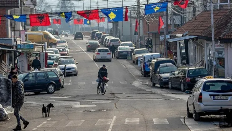 Kosova ile Sırbistan arasında sular durulmuyor