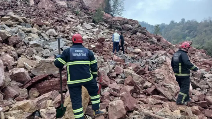 Ordu'da taş ocağında göçük: 2 kişi enkaz altında kaldı