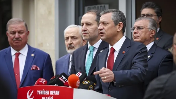 Özel'den Öcalan açıklaması: Milletin aklıyla alay etmeyin!