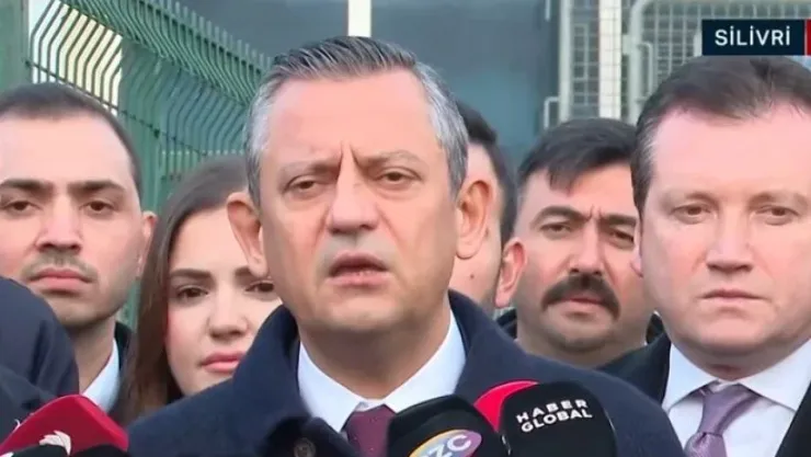 Özgür Özel, Ahmet Özer'i ziyaret etti