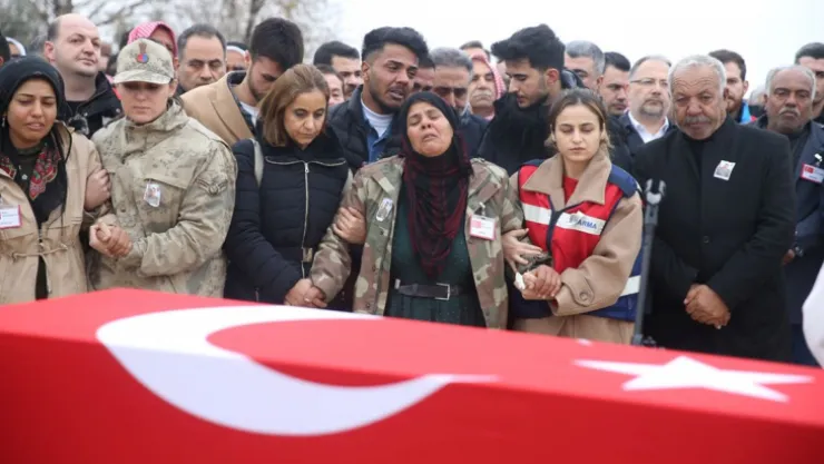 Pençe-Kilit şehitlerine gözyaşlarıyla veda