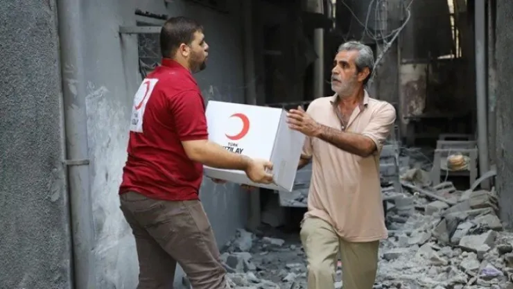 Türk Kızılay'dan Gazze'deki sivillere yardım