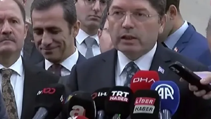 Yılmaz Tunç'tan teröre karşı bildiriye imza atmayan CHP ve DEM Parti'ye tepki