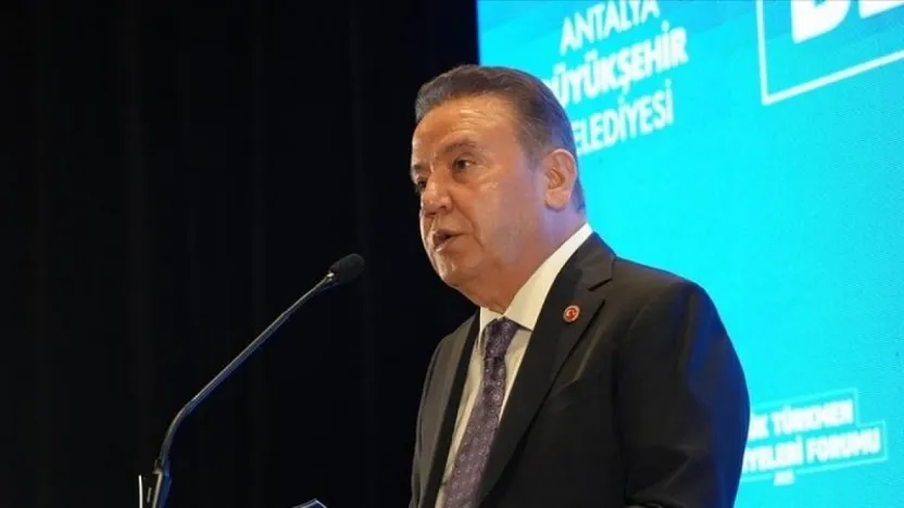 Muhittin Böcek hastaneye kaldırıldı