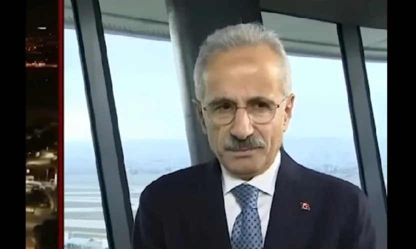 Bakan Uraloğlu canlı yayında rahatsızlandı