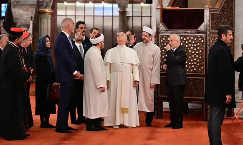 Papa 14. Leo, Sultanahmet Camii'ni ziyaret etti